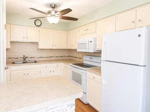 Tiny photo for 601 W Huntington Commons Road #302, Mount Prospect, IL 60056 (MLS # 12717907)