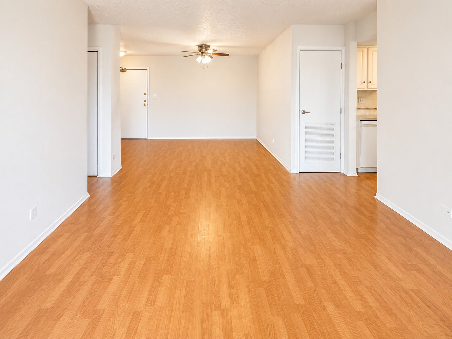 601 W Huntington Commons Road 302
