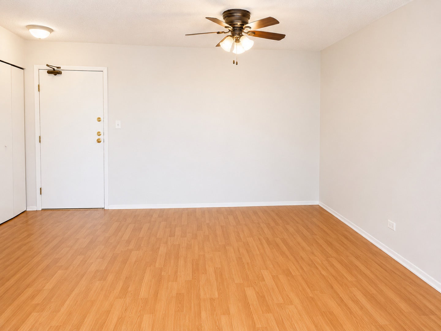 601 W Huntington Commons Road 302