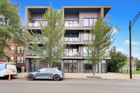 Photo of 2423 W Fullerton Avenue #4A, Chicago, IL 60647 (MLS # 12746549)