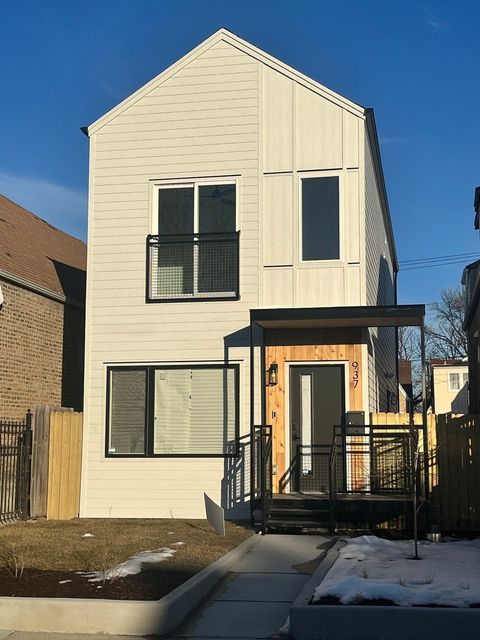 Photo of 1048 N Saint Louis Avenue, Chicago, IL 60651 (MLS # 12570233)