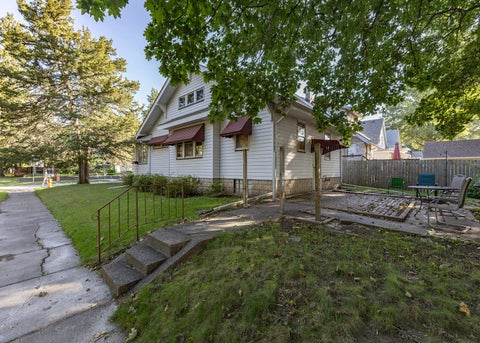 Tiny photo for 1402 28th Avenue, Moline, IL 61265 (MLS # 12779943)
