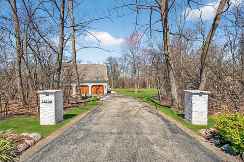 Tiny photo for 25138 N Pawnee Road, Barrington, IL 60010 (MLS # 12611349)