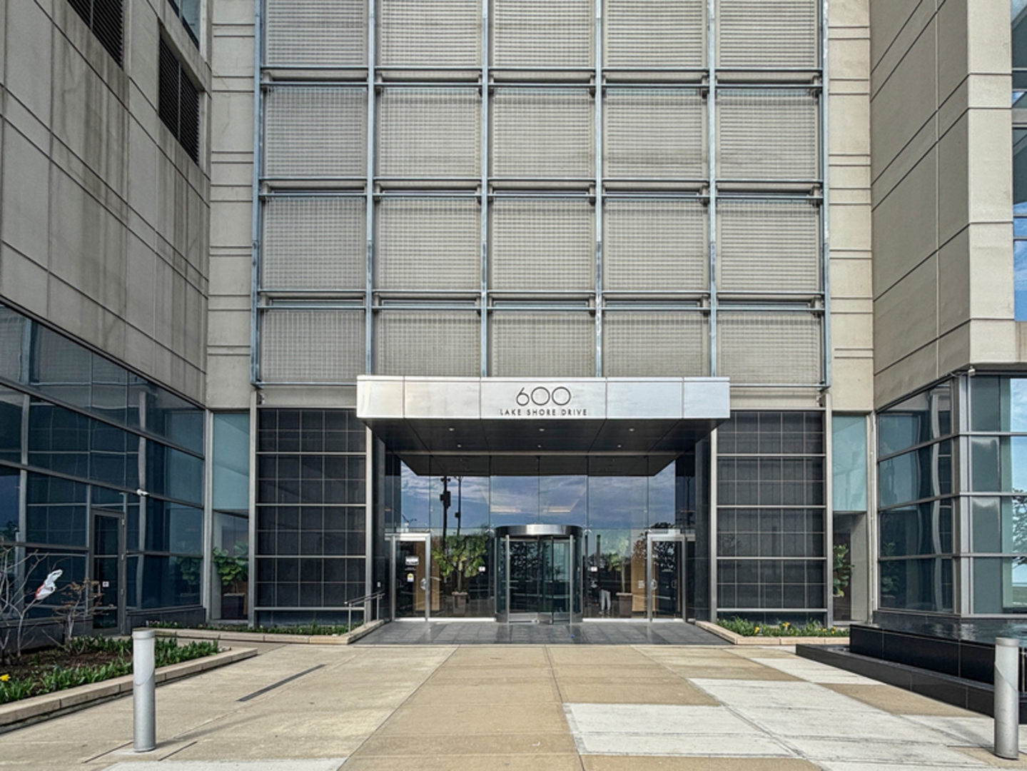 600 N Lake Shore Drive 1609