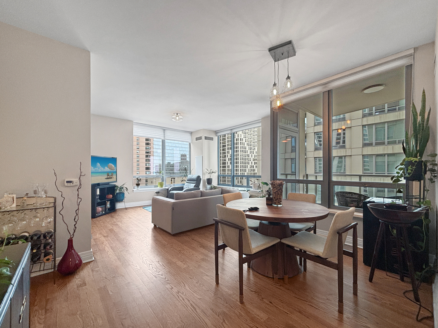 600 N Lake Shore Drive 1609