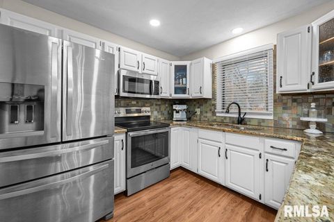 Tiny photo for 880 47TH Avenue #2, East Moline, IL 61244 (MLS # QC4269638)