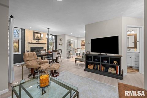 Tiny photo for 880 47TH Avenue #2, East Moline, IL 61244 (MLS # QC4269638)