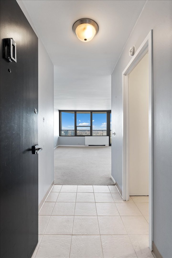 1560 N Sandburg Terrace 4003