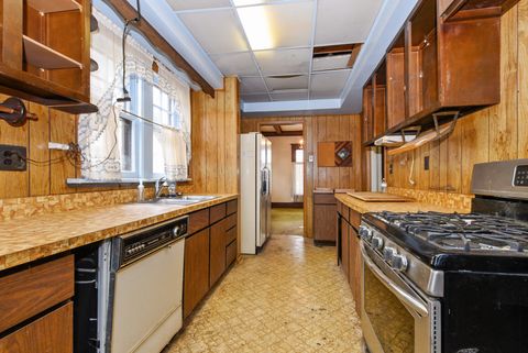 Tiny photo for 421 N Raynor Avenue, Joliet, IL 60435 (MLS # 12592480)