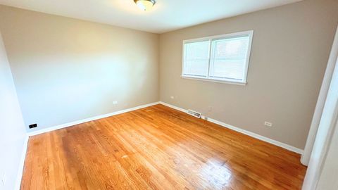 Tiny photo for 15612 Langley Avenue, South Holland, IL 60473 (MLS # 12487577)
