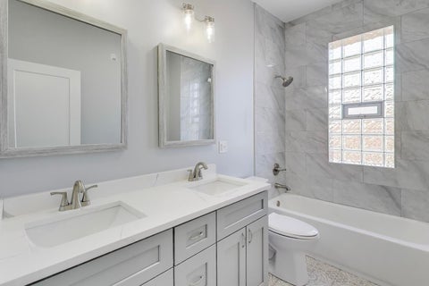 Tiny photo for 313 E 60th Street #4, Chicago, IL 60637 (MLS # 12736648)
