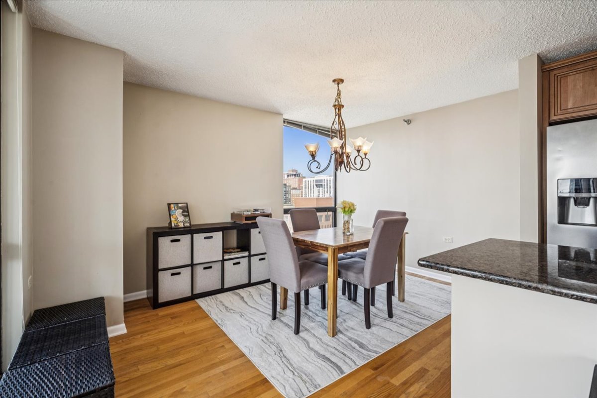 1122 N CLARK Street 1403