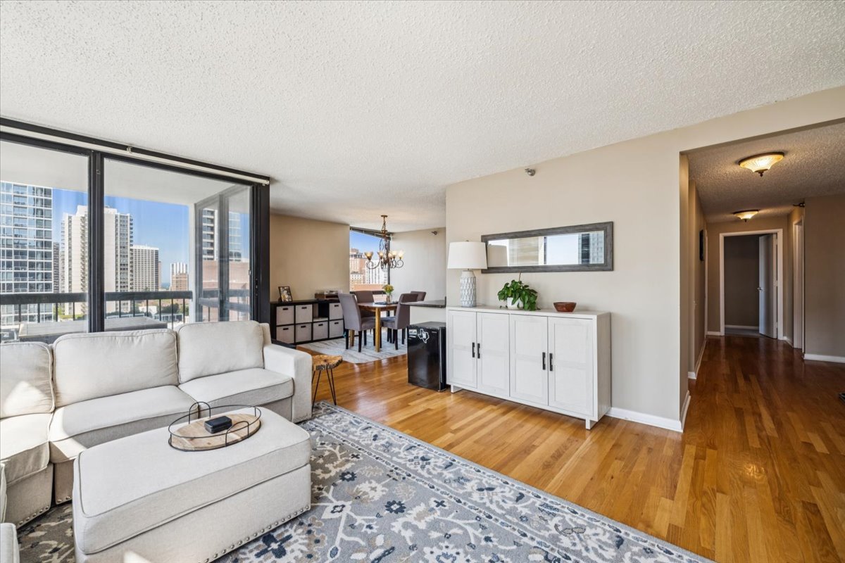 1122 N CLARK Street 1403