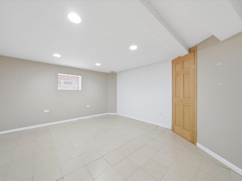 Tiny photo for 5919 N Bernard Street, Chicago, IL 60659 (MLS # 12634657)
