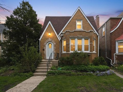 Photo of 5919 N Bernard Street, Chicago, IL 60659 (MLS # 12634657)