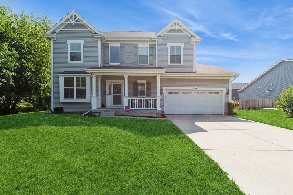 Photo for 2448 Fen View Circle, Island Lake, IL 60042 (MLS # 12455509)