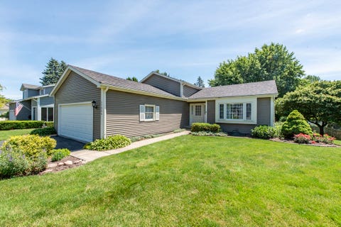 Photo of 17505 W Woodland Drive, Grayslake, IL 60030 (MLS # 12675276)