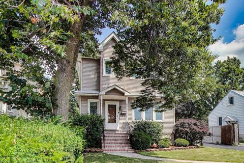 Tiny photo for 9912 Irving Park Road, Schiller Park, IL 60176 (MLS # 12636090)