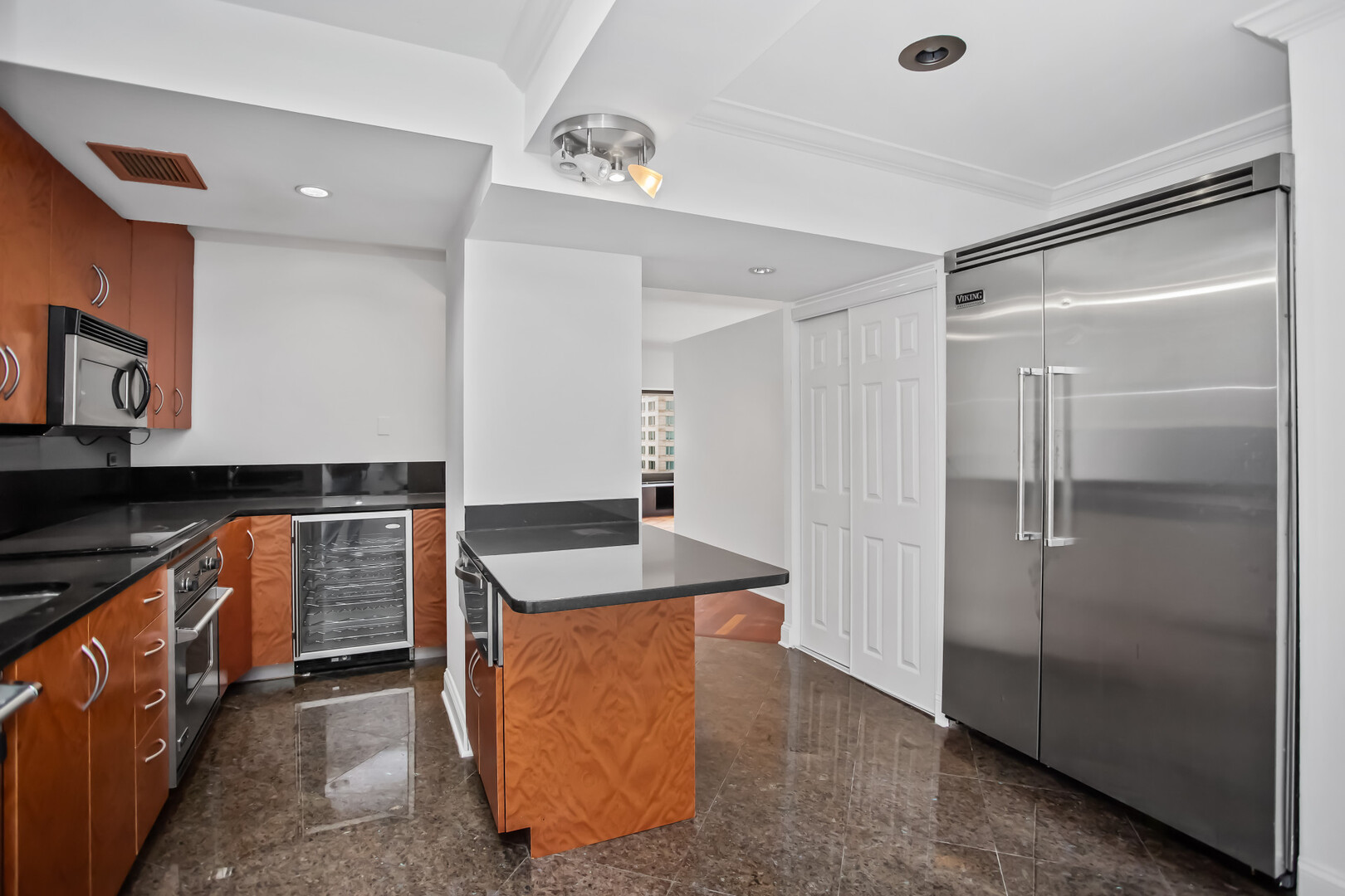 175 E Delaware Place 5002