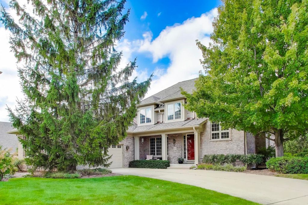 Photo for 2050 Meadowview Court, Northbrook, IL 60062 (MLS # 12491441)