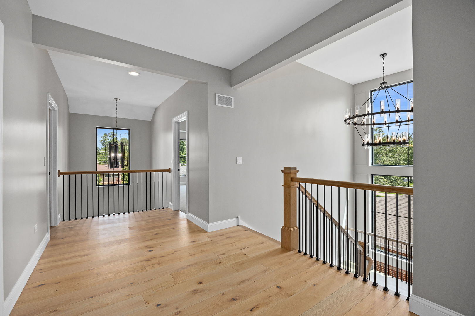 Wheaton, Illinois 60187, United States, 5 Bedrooms Bedrooms, ,5 BathroomsBathrooms,Residential,Active,208412