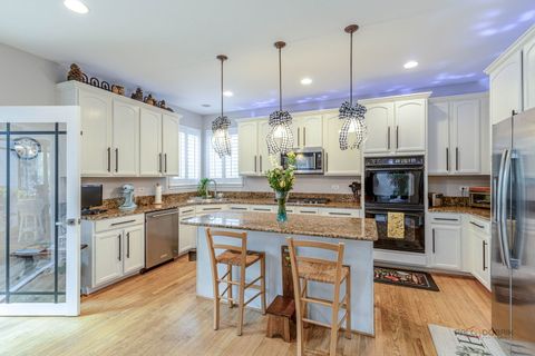 Tiny photo for 7449 Brentwood Lane, Gurnee, IL 60031 (MLS # 12636162)