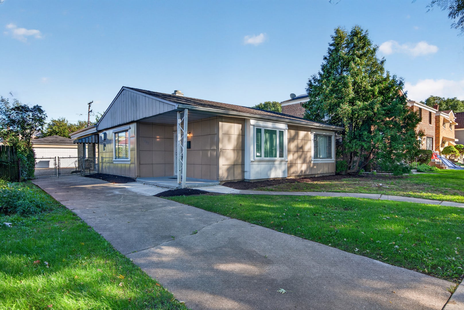 1627 S 56th Court