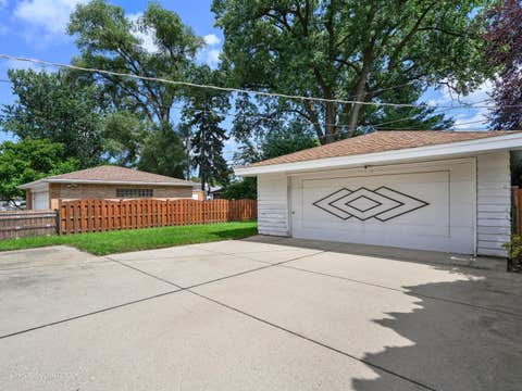 Tiny photo for 8211 Mango Avenue, Morton Grove, IL 60053 (MLS # 12736000)