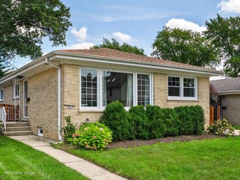 Photo of 8211 Mango Avenue, Morton Grove, IL 60053 (MLS # 12736000)