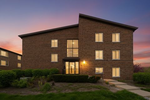 Tiny photo for 900 Perrie Drive #204, Elk Grove Village, IL 60007 (MLS # 12626254)