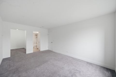 Tiny photo for 900 Perrie Drive #204, Elk Grove Village, IL 60007 (MLS # 12626254)