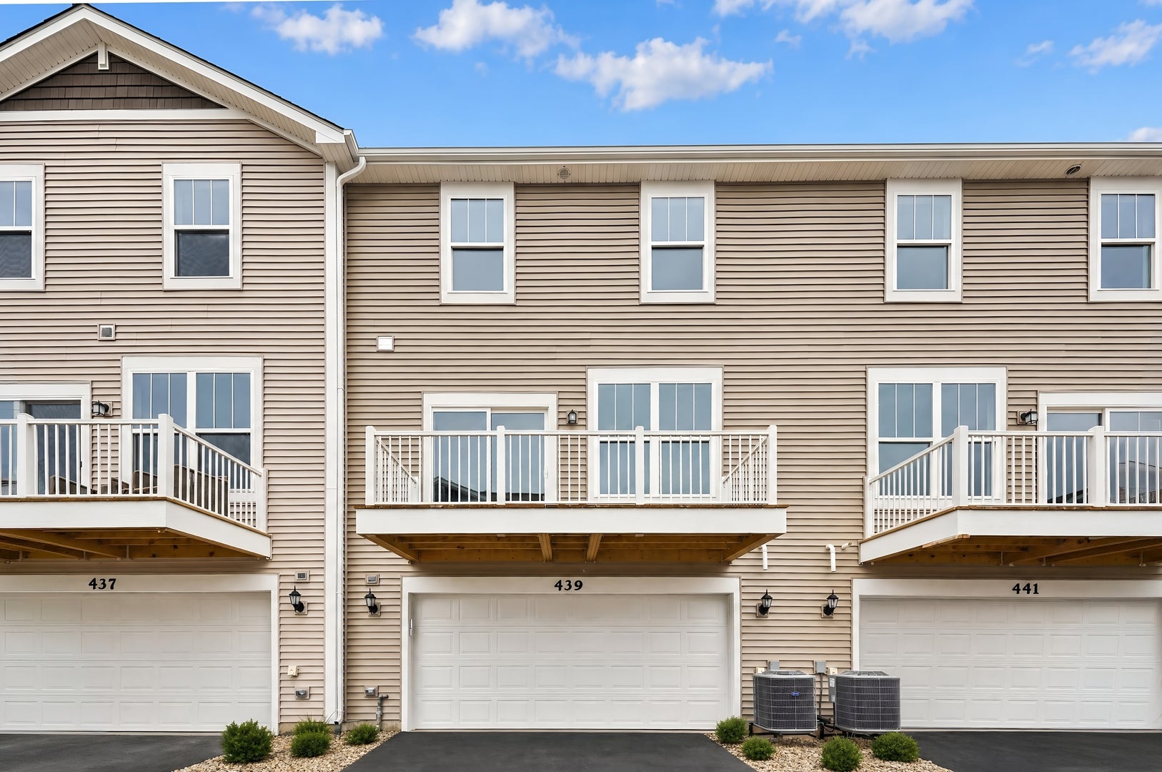 439 Red Oak Circle