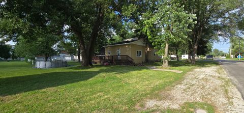 Tiny photo for 401 N 2nd Avenue, Chenoa, IL 61726 (MLS # 12406675)
