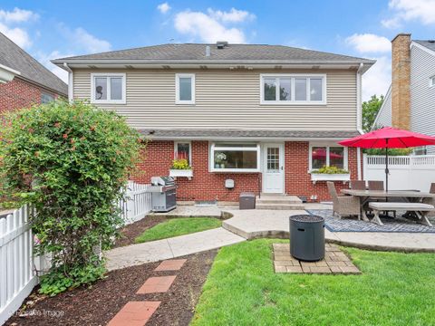 Tiny photo for 871 S Chatham Avenue, Elmhurst, IL 60126 (MLS # 12612326)