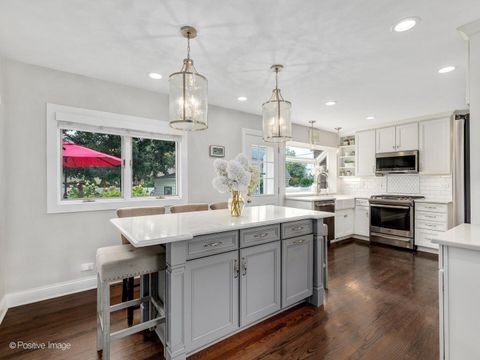 Tiny photo for 871 S Chatham Avenue, Elmhurst, IL 60126 (MLS # 12612326)