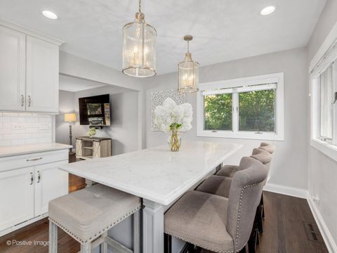 Tiny photo for 871 S Chatham Avenue, Elmhurst, IL 60126 (MLS # 12612326)