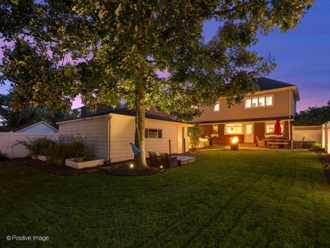 Tiny photo for 871 S Chatham Avenue, Elmhurst, IL 60126 (MLS # 12612326)