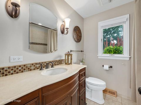 Tiny photo for 871 S Chatham Avenue, Elmhurst, IL 60126 (MLS # 12612326)