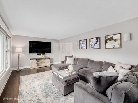 Tiny photo for 871 S Chatham Avenue, Elmhurst, IL 60126 (MLS # 12612326)