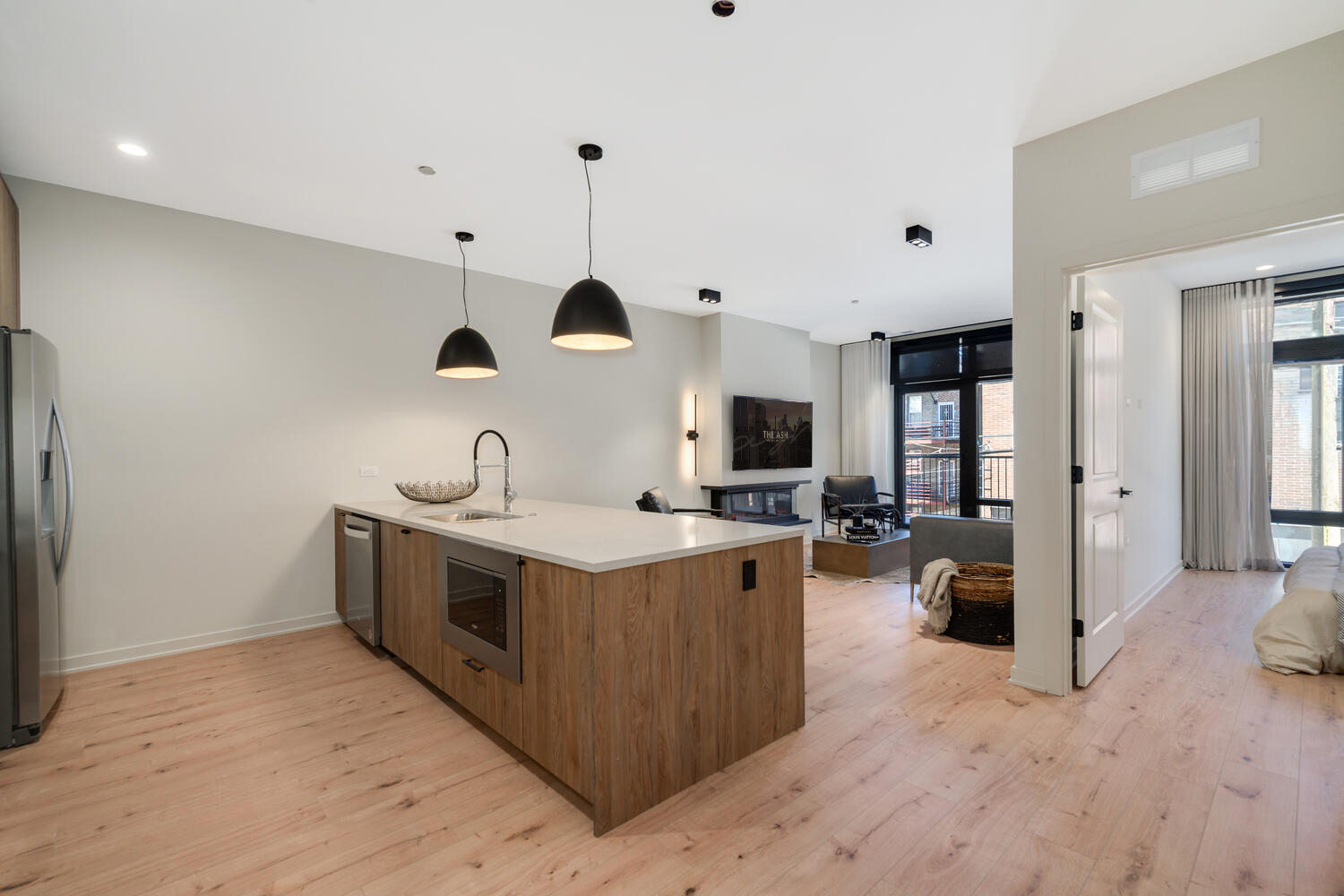 1257 N ASHLAND Avenue 403