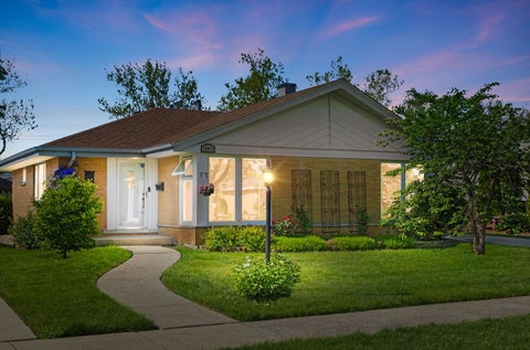 Tiny photo for 10813 Berkshire Street, Westchester, IL 60154 (MLS # 12663353)