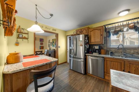 Tiny photo for 256 S Ellyn Avenue, Glen Ellyn, IL 60137 (MLS # 12613502)