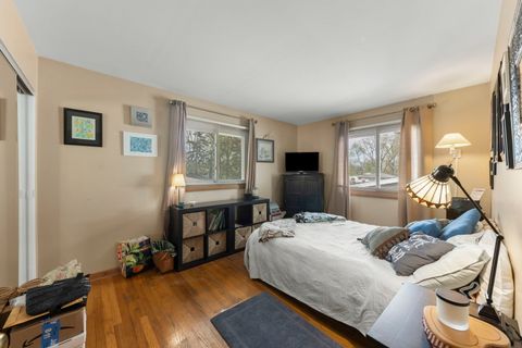 Tiny photo for 256 S Ellyn Avenue, Glen Ellyn, IL 60137 (MLS # 12613502)