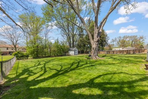 Tiny photo for 256 S Ellyn Avenue, Glen Ellyn, IL 60137 (MLS # 12613502)