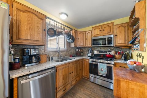 Tiny photo for 256 S Ellyn Avenue, Glen Ellyn, IL 60137 (MLS # 12613502)