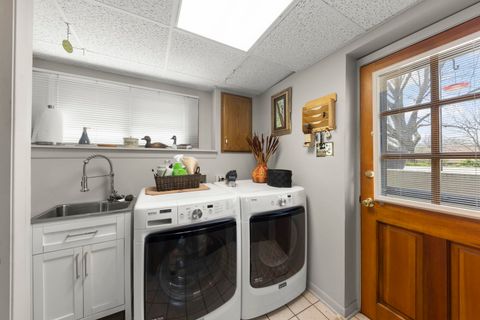 Tiny photo for 256 S Ellyn Avenue, Glen Ellyn, IL 60137 (MLS # 12613502)