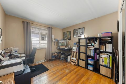 Tiny photo for 256 S Ellyn Avenue, Glen Ellyn, IL 60137 (MLS # 12613502)