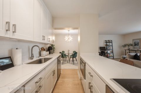 Tiny photo for 1325 N State Parkway #11F, Chicago, IL 60610 (MLS # 12504480)