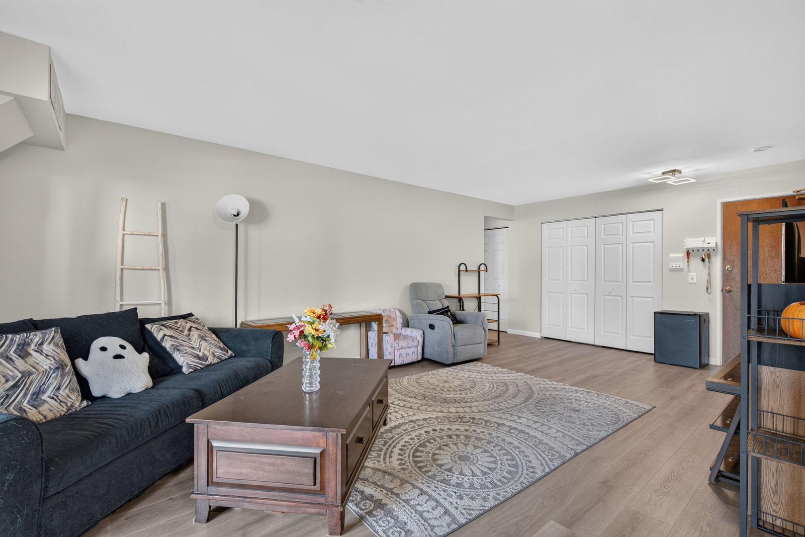 2407 E Brandenberry Court 1L