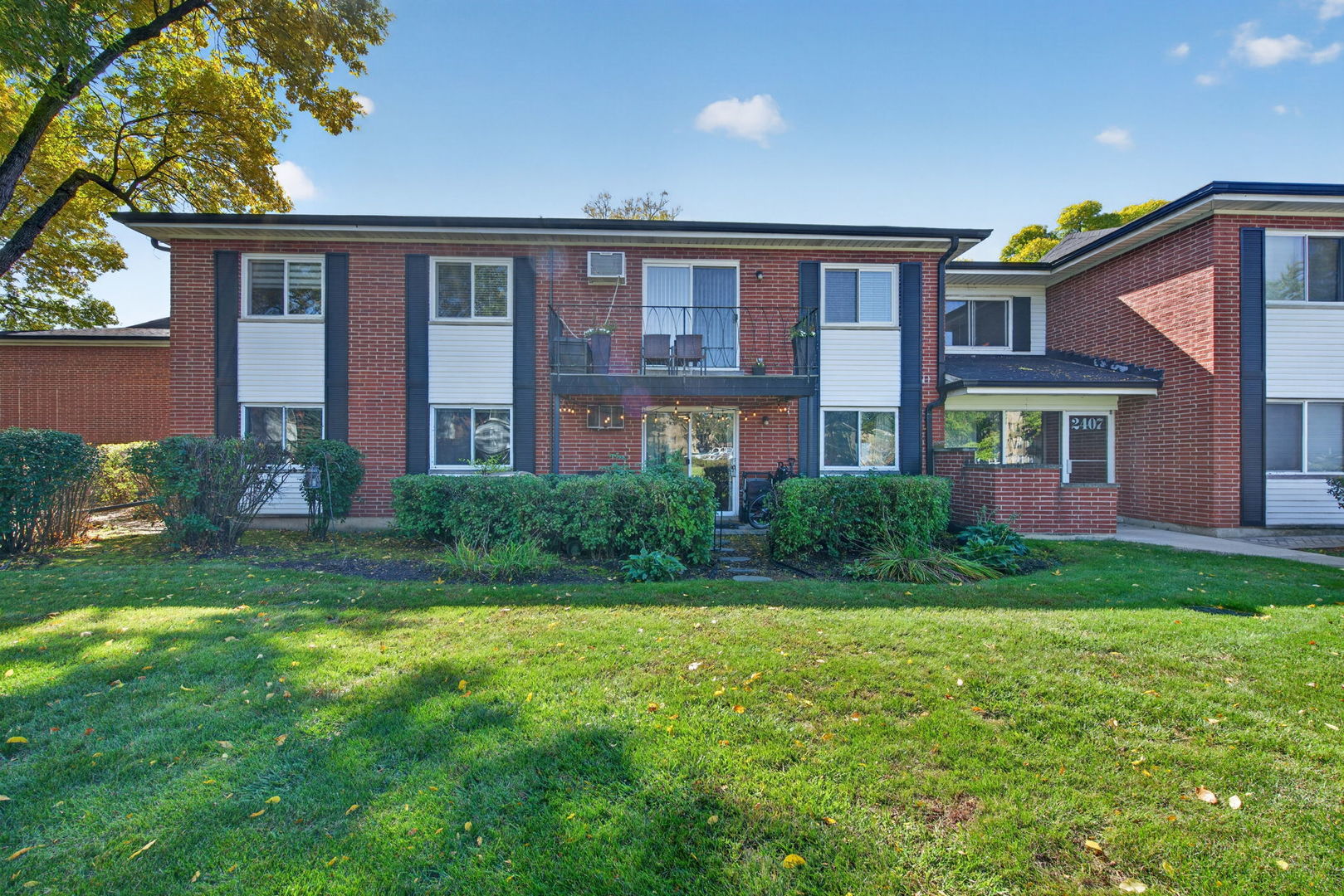2407 E Brandenberry Court 1L